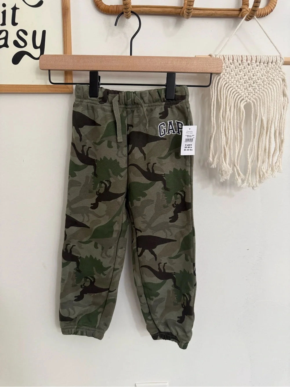 GAP - 2y - NWT camo dino sweatpants